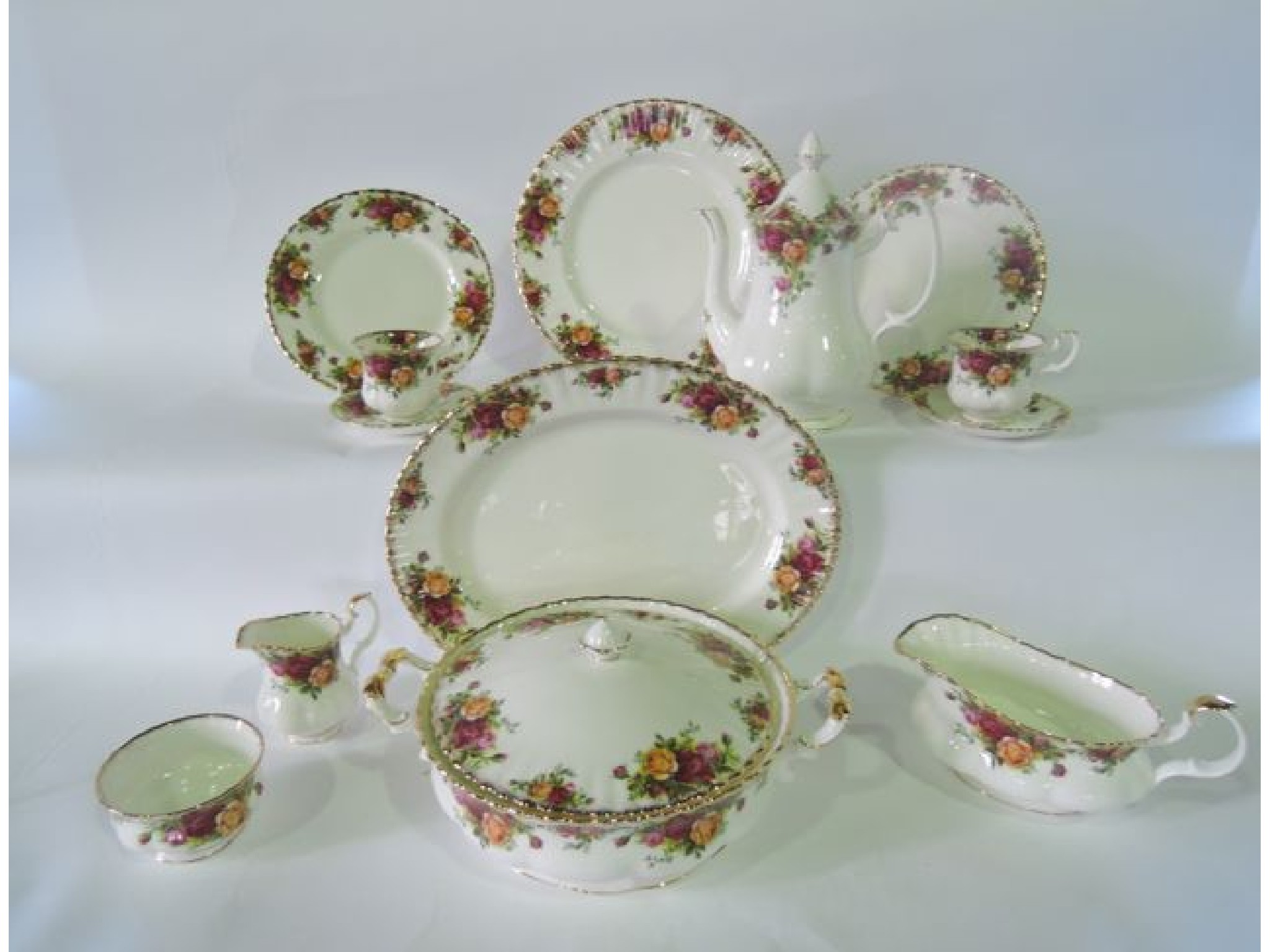 Appraisal: A collection of Royal Albert Old Country Roses pattern dinner