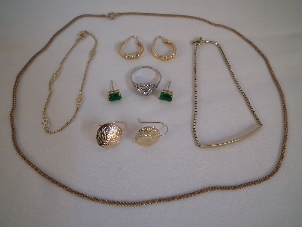 Appraisal: LOT GOLD JEWELRY Lot of k and k gold jewelry