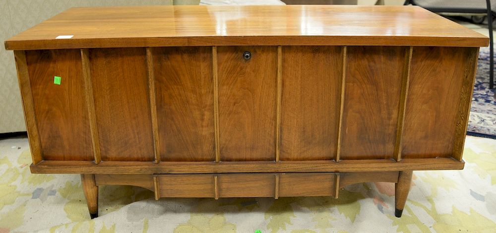 Appraisal: Furniture group to include lift top chest end table with