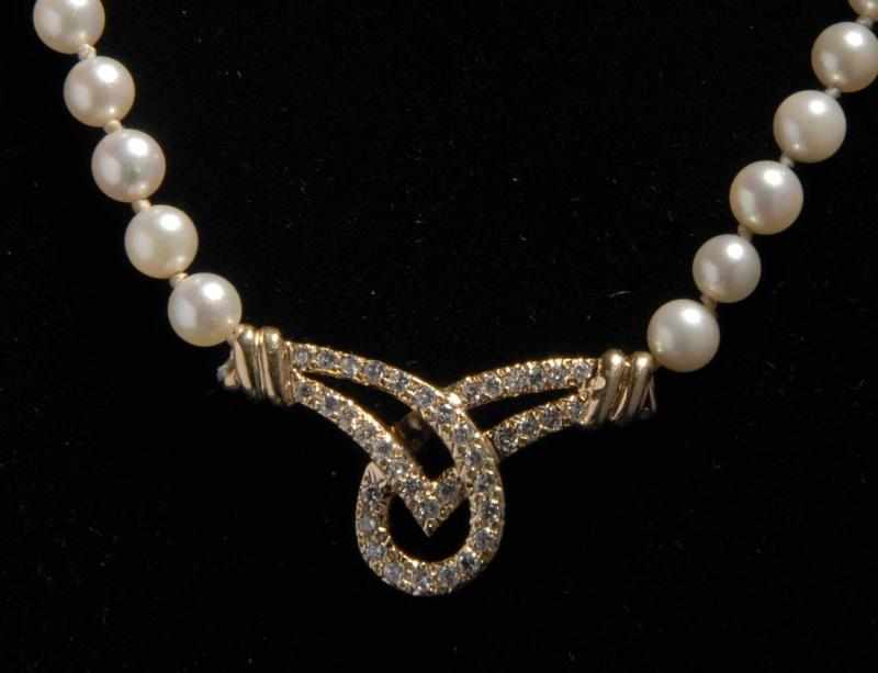 Appraisal: K Y Gold Diamond Pearl Necklace Description Diamonds ctw Pearls