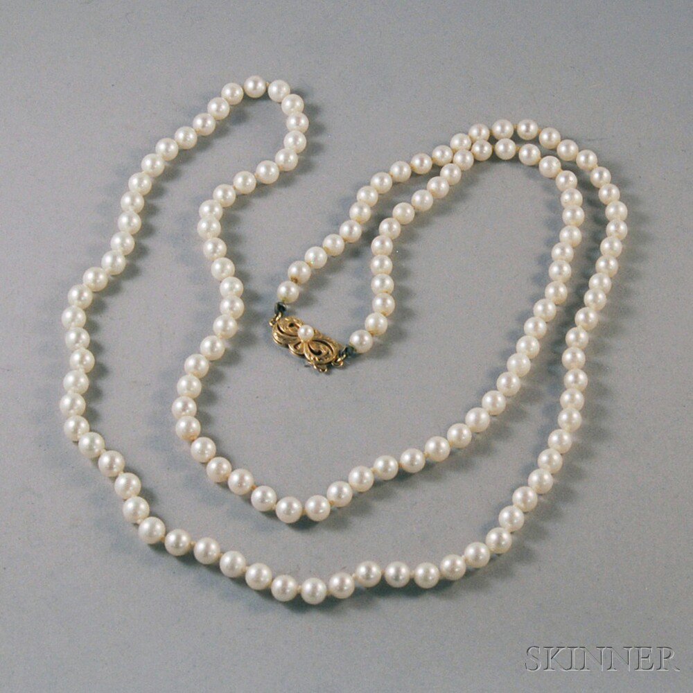 Appraisal: Boxed Mikimoto Cultured Pearl Necklace the cream-colored pearls with slight