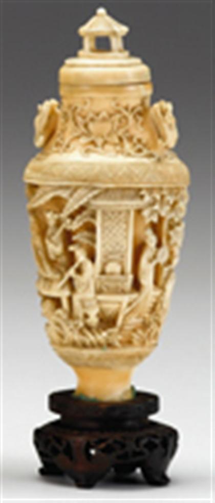 Appraisal: Fine and large Chinese elephant ivory snuff bottle early th