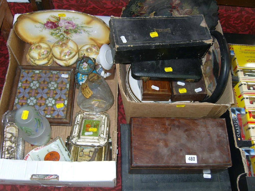 Appraisal: A collection of miscellaneous items including mahogany box a Victorian