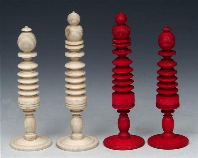 Appraisal: A TURNED BONE CHESS SET high