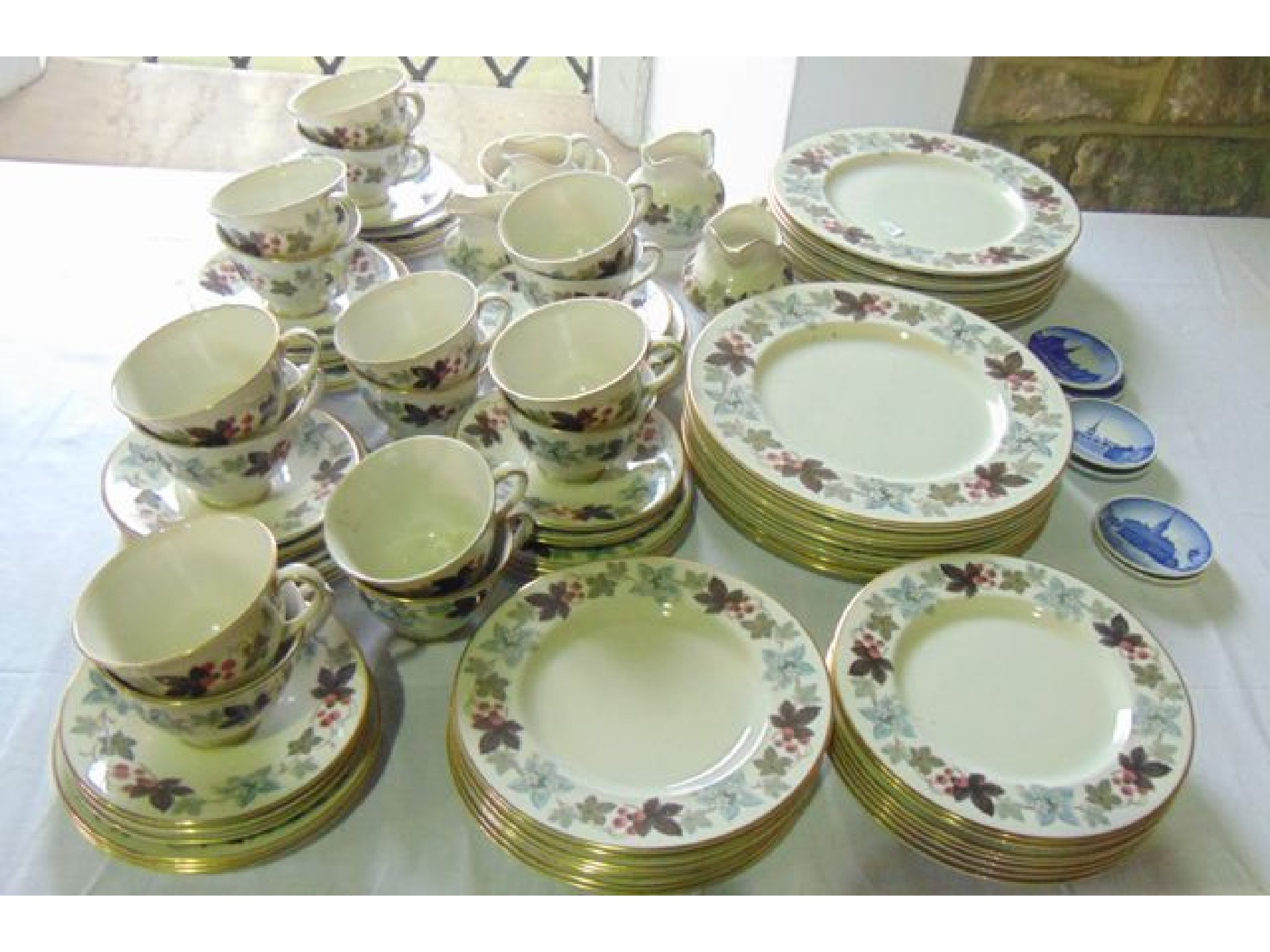 Appraisal: A quantity of Royal Doulton Camelot pattern dinner and tea