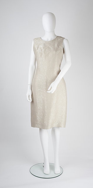 Appraisal: An Alexander McQueen linen shift dress with metallic thread detail