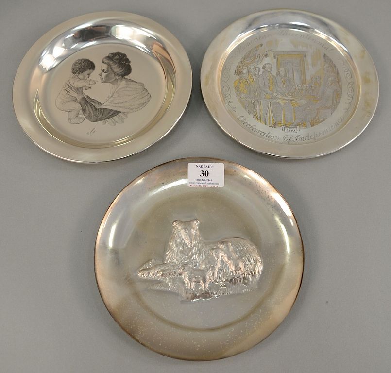 Appraisal: Sixteen collector's plates thirteen are sterling silver including Nixon Inaugural