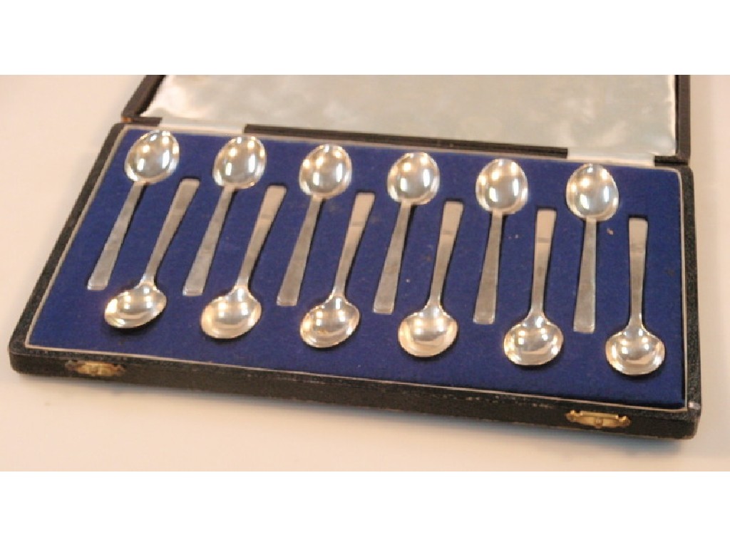 Appraisal: A set of Twelve George VI Silver Teaspoons by Walker