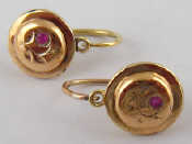 Appraisal: A pair of yellow metal tests carat gold earrings approx