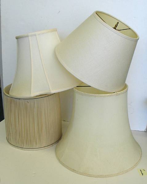 Appraisal: A large supply of miscellaneous lamp shades