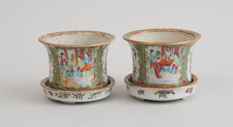 Appraisal: PAIR OF CANTON ROSE MEDALLION PORCELAIN SMALL CACHE POTS AND