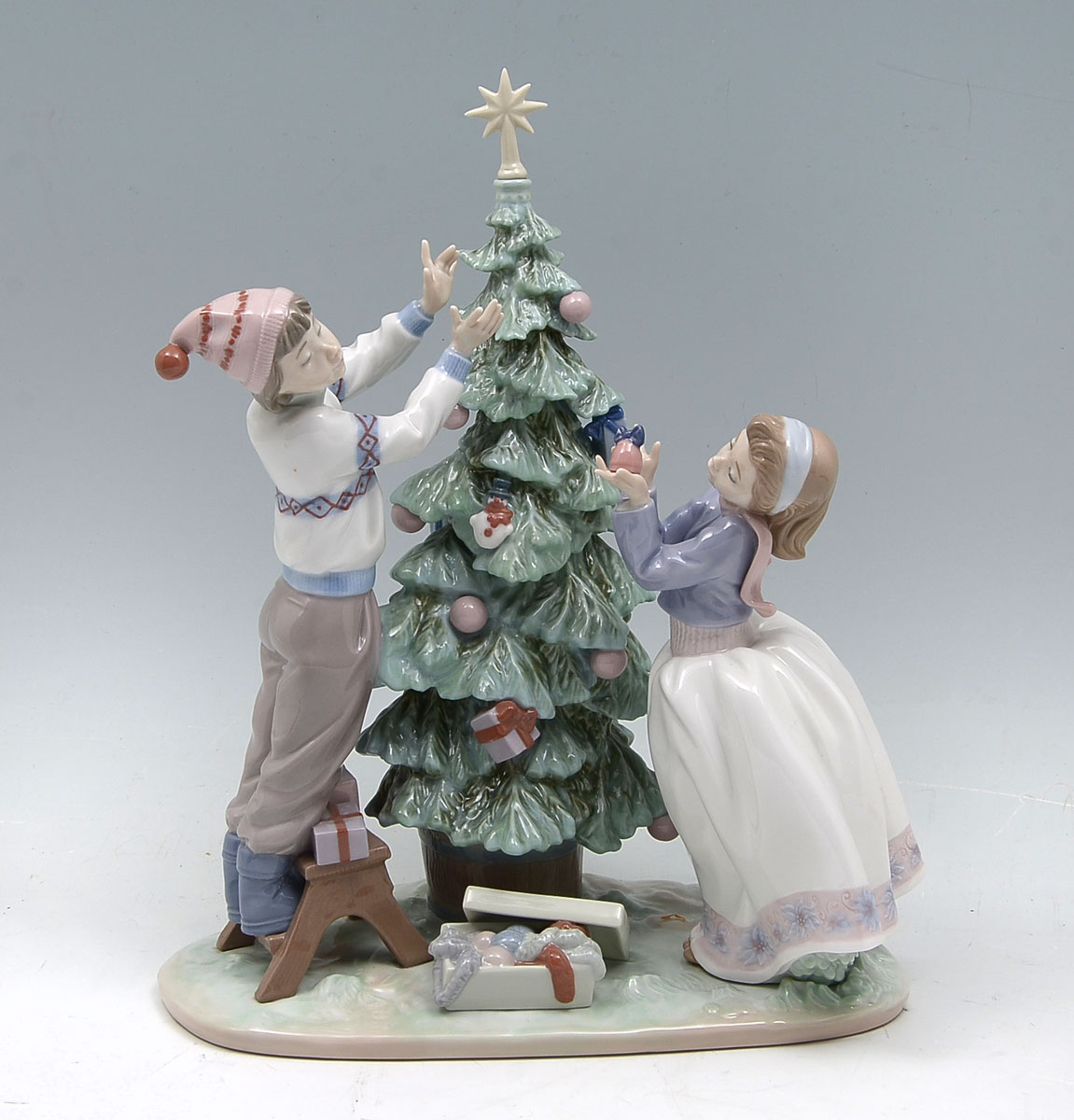 Appraisal: LLADRO ''TRIMMING THE TREE'' Designed by Joan Coderch in ''hCONDITION