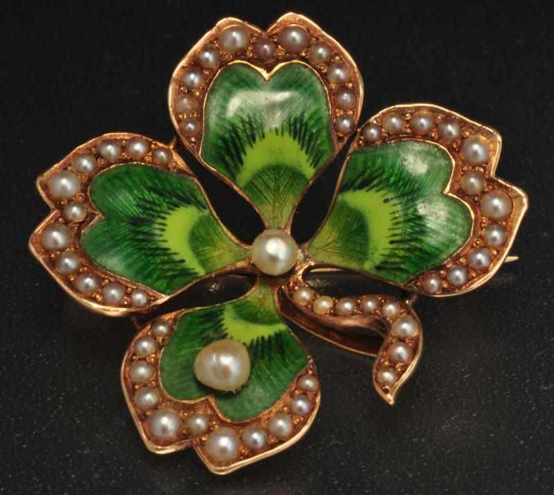 Appraisal: K Y Gold Pearl Enamel Leaf Clover Pin Condition Excellent