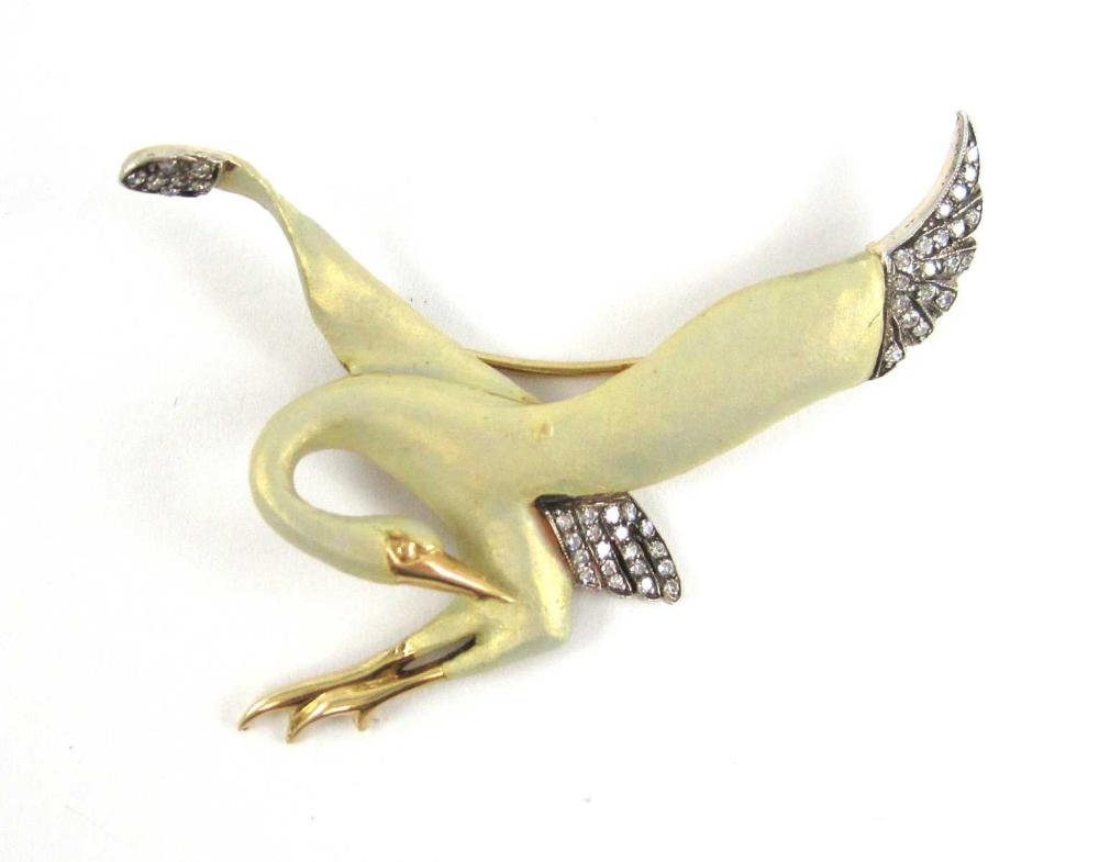 Appraisal: DIAMOND AND EIGHTEEN KARAT GOLD BROOCH depicting a bird in