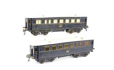 Appraisal: Hornby O Gauge pair of Wagon-Lits Coaches consisting of Dining