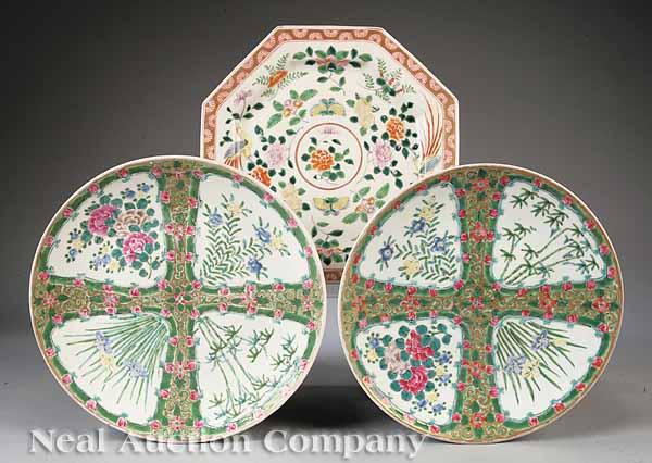 Appraisal: A Japanese Imari Octagonal Dish th c gilt border with