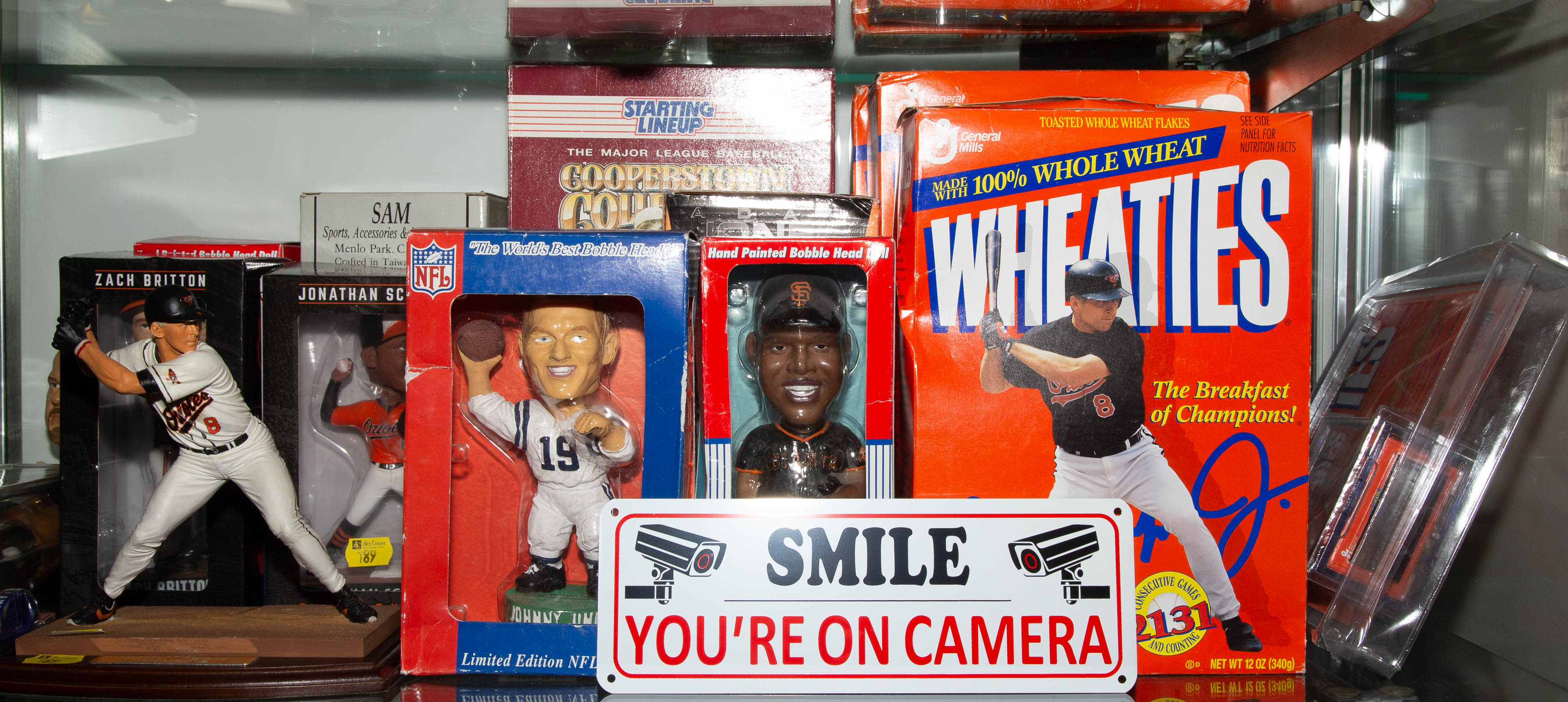 Appraisal: ORIOLES OTHER BOBBLEHEADS FIGURES Together with four Wheaties boxes