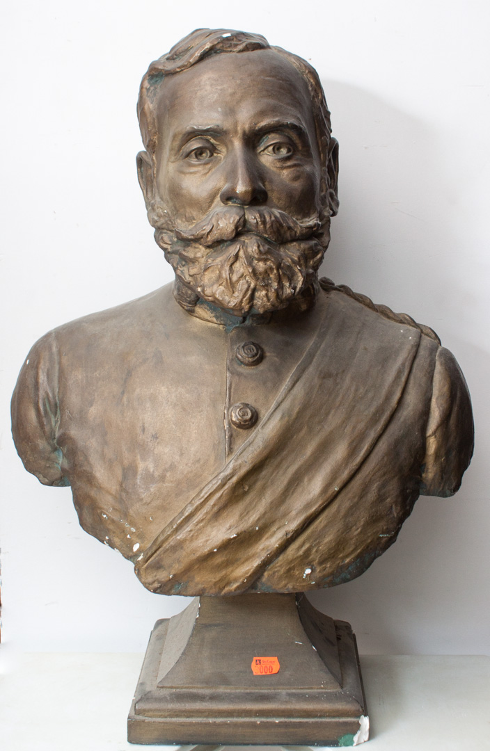 Appraisal: Plaster bust of military gentleman