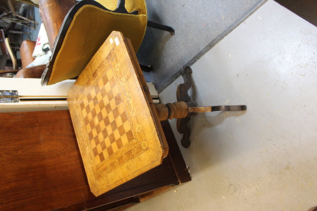 Appraisal: A VICTORIAN WALNUT AND SATINWOOD INLAID SQUARE TOP CHESS TABLE