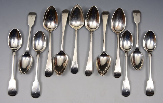 Appraisal: A SET OF SIX GEORGIAN SILVER OLD ENGLISH PATTERN TEASPOONS