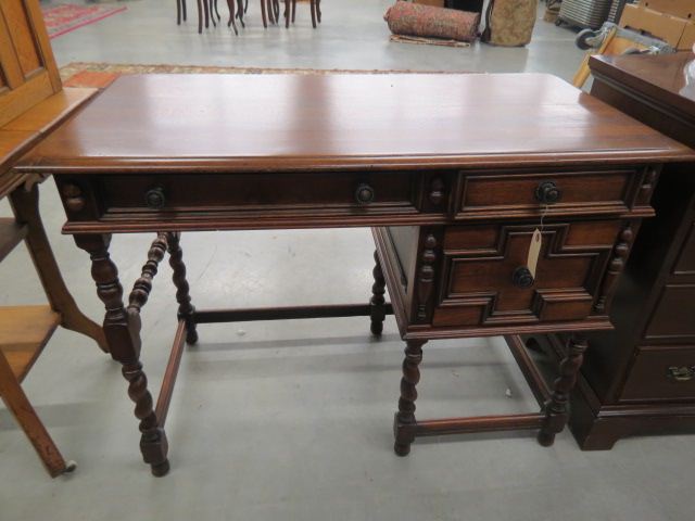 Appraisal: Kittinger American Walnut Desk barley twist legs three drawers wide