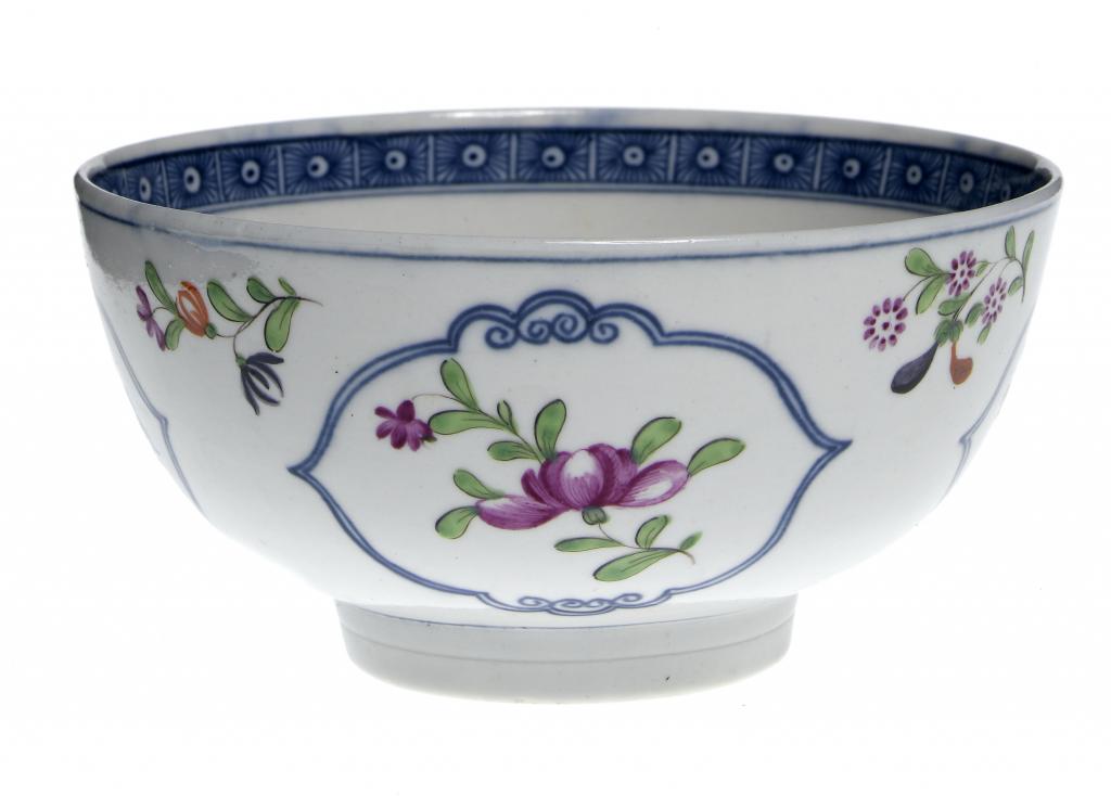 Appraisal: A FIRST PERIOD WORCESTER BOWL painted in underglaze blue with