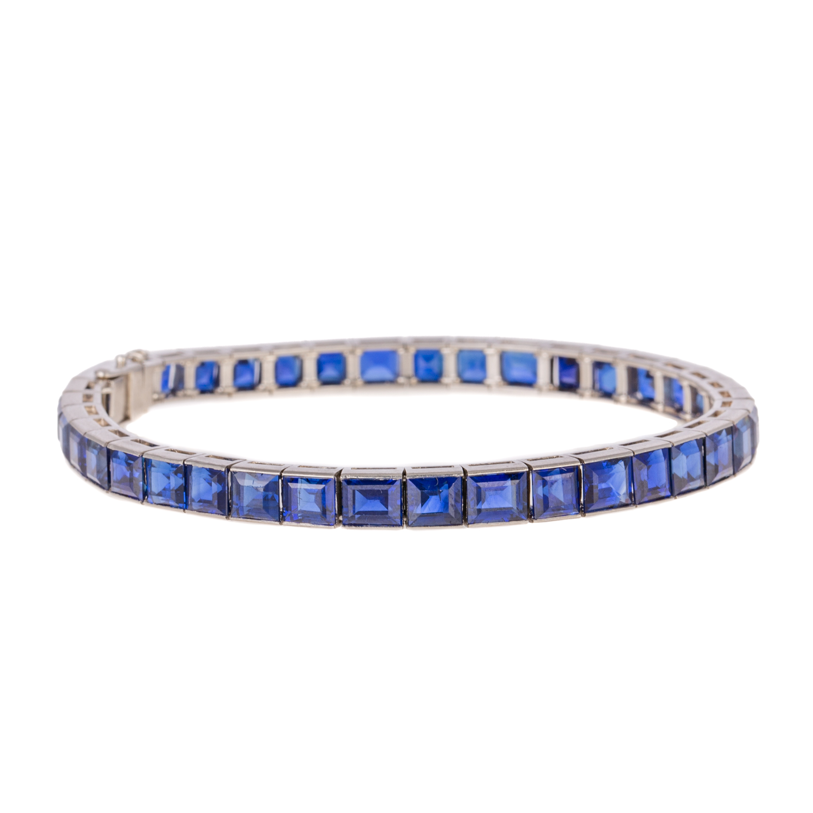 Appraisal: AN ART DECO GIA UNHEATED SAPPHIRE BRACELET IN PLATINUM Platinum