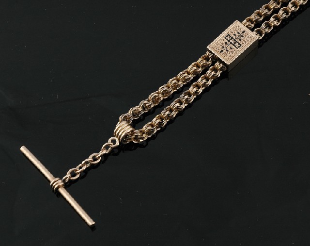 Appraisal: An antique slide chain The gold cased fancy link chain