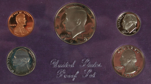 Appraisal: U S Mint Proof Sets w Boxes