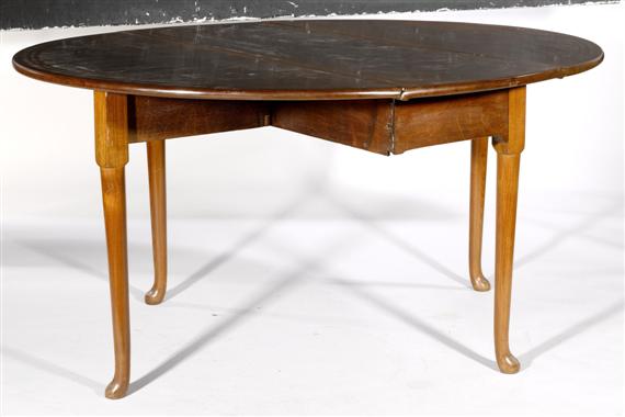 Appraisal: A GATE LEG TABLE in George III style England th