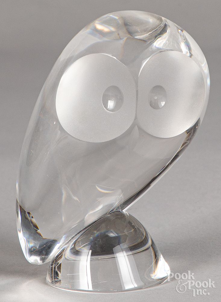 Appraisal: Steuben crystal owl Steuben crystal owl h Condition Good condition