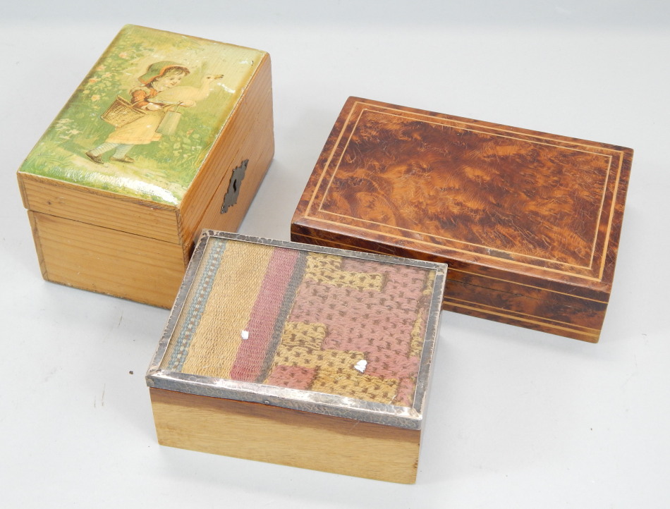 Appraisal: A small modern box the lid inset with a sample