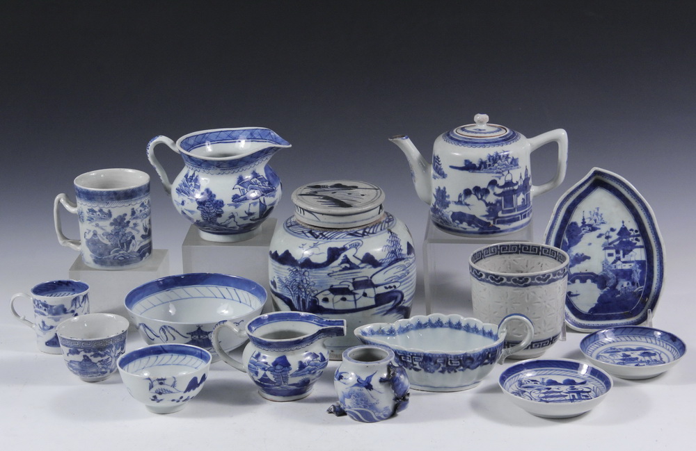 Appraisal: PCS MISC CHINESE PORCELAIN SERVING PIECES - All th c