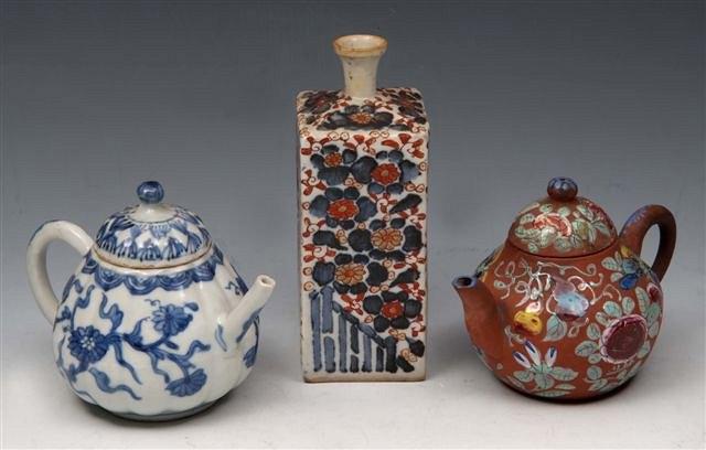 Appraisal: A CHINESE IMARI SQUARE SECTIONED BOTTLE VASE possibly th Century