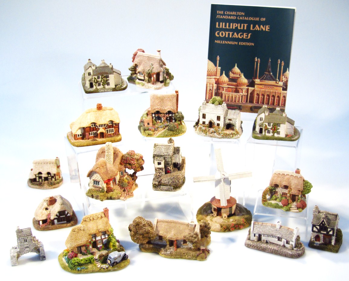 Appraisal: Various Lilliput Lane and other cottages to include Beehive Cottage