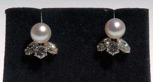 Appraisal: boucles d'oreille or gris perle brillant et diamants TEST TEST