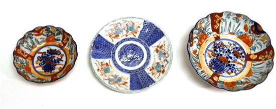 Appraisal: Three pieces of Japanese Imari porcelain late th early th