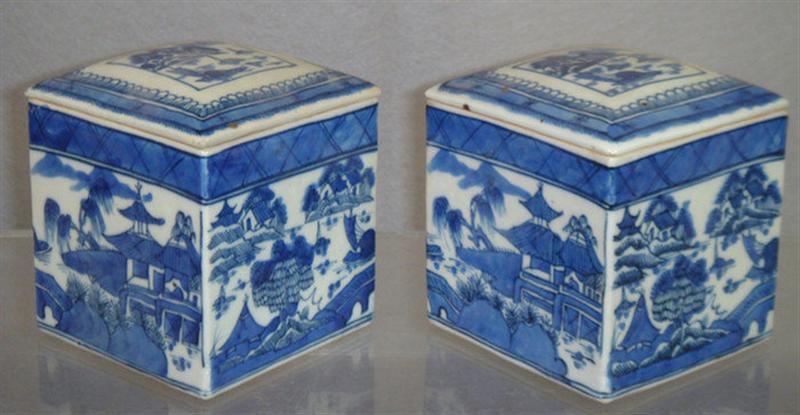 Appraisal: Lot of th c Chinese porcelain Canton boxes chip on