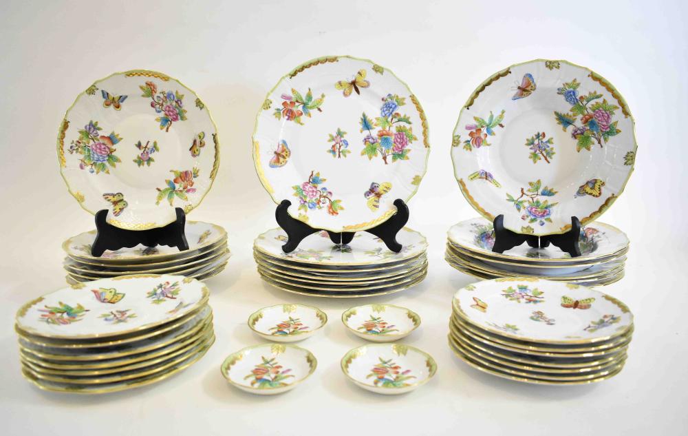 Appraisal: HEREND VICTORIA PATTERN PORCELAIN DINNER SVCMost items with post s