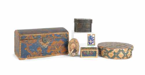 Appraisal: Five American wallpaper boxes th c largest - h w