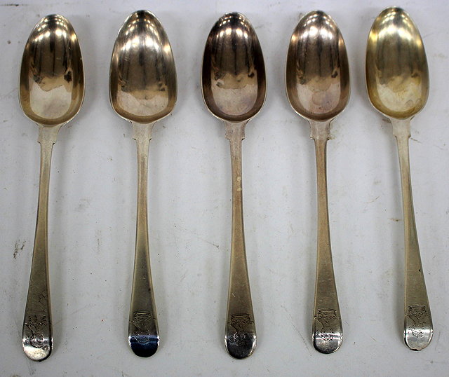 Appraisal: A SET OF FIVE OLD ENGLISH PATTERN DESSERT SPOONS London