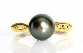 Appraisal: An ct gold mm cultured Tahitian pearl and diamond ring