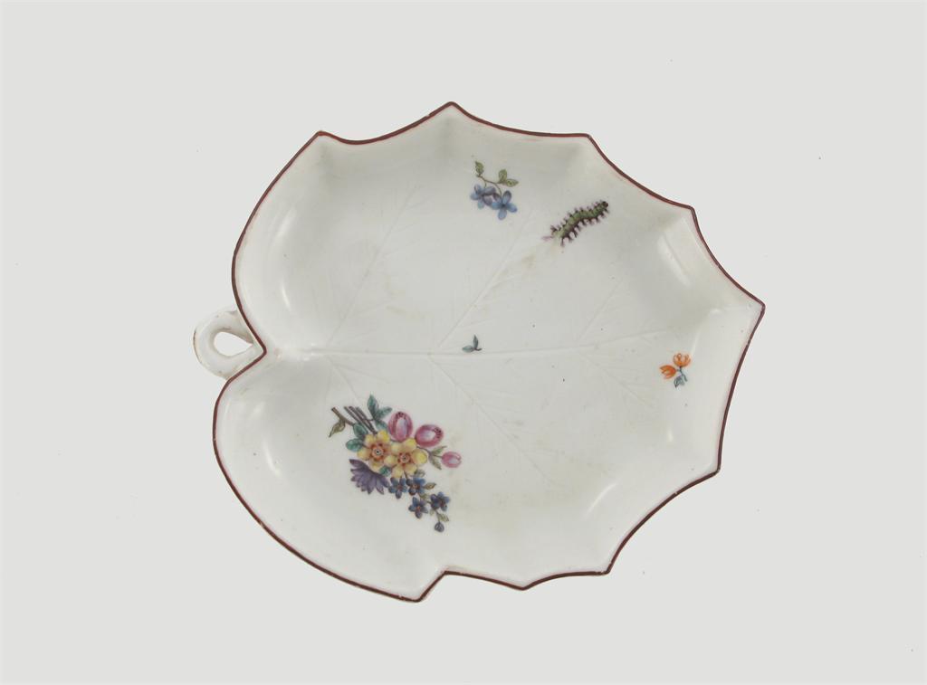 Appraisal: An unusual Chelsea leaf-shaped dish