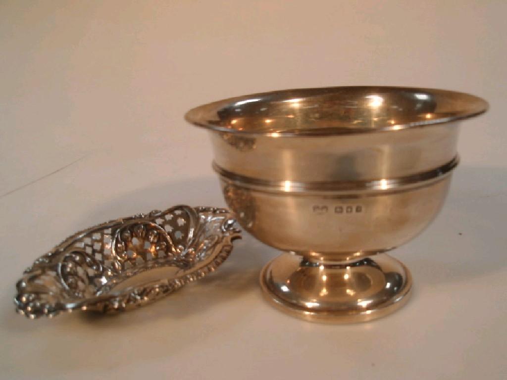 Appraisal: A George V silver pedestal bowl London circular with an