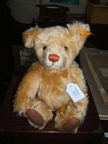 Appraisal: A Steiff teddy bear high