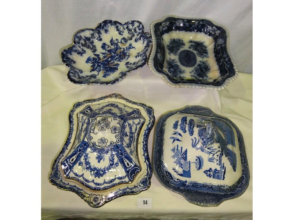 Appraisal: A quantity of mainly th century blue and white printed