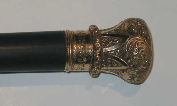 Appraisal: GENTLEMAN'S GOLD HANDLED PRESENTATION CANE Gold plated grip decorated with