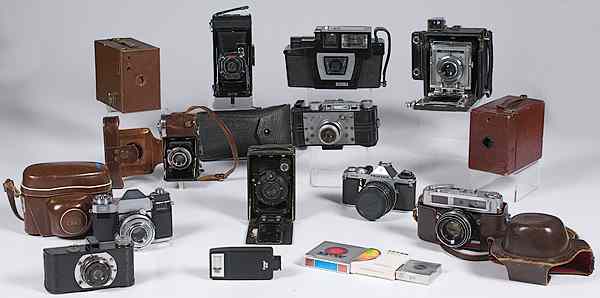 Appraisal: Lot of Assorted Cameras Lot of including a Kodak Brownie