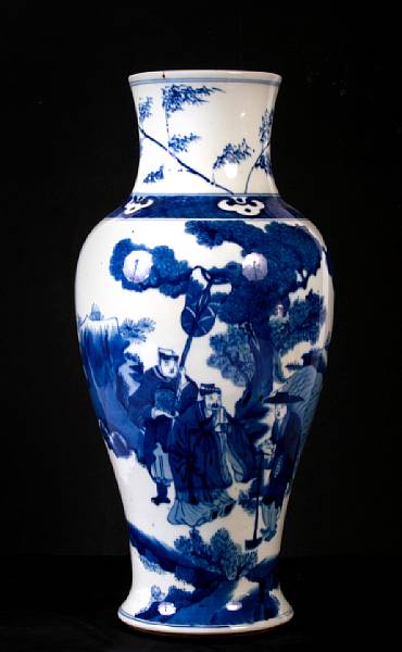 Appraisal: A Chinese blue and white porcelain vase together with a