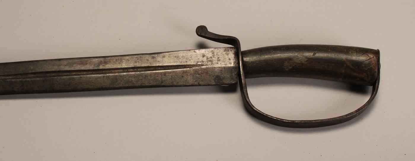 Appraisal: AMERICAN REVOLUTIONARY WAR-ERA HANGERWith horn handle and iron mounts Dull